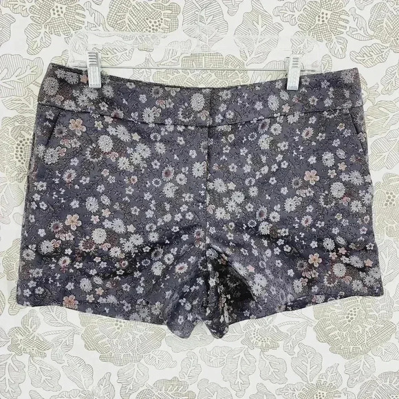 Loft Floral Textured Women's Shorts 10 - Picture 1 of 6